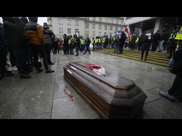 Polnische Bauern blockieren wieder ukrainische Grenzübergänge