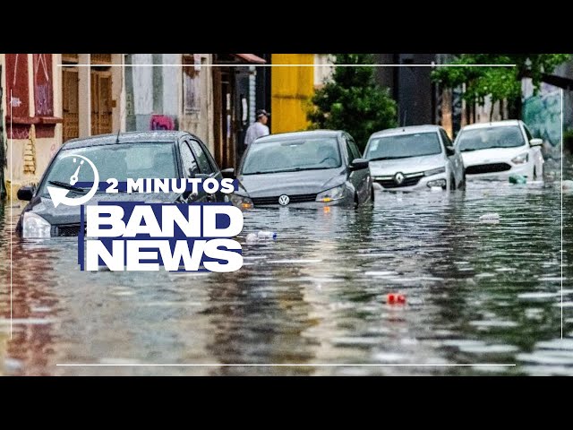 BandNews em 2 Minutos (15/02/24 - Manhã) RJ e litoral norte de SP têm alerta vermelho para temporais