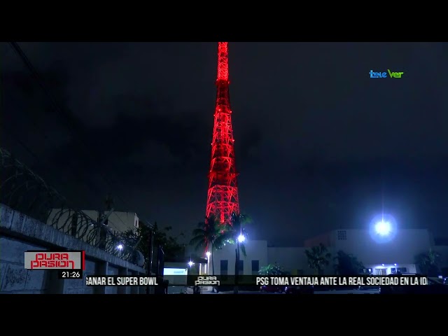 Se encendió la antena de rojo por el día de San Valentín.