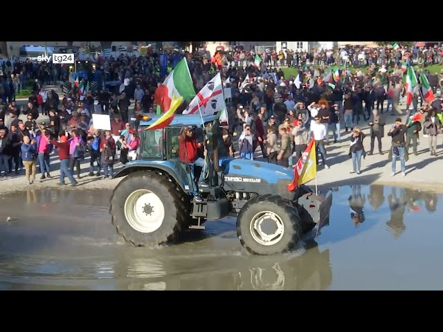 Agricoltori, protesta dei trattori al Circo Massimo a Roma