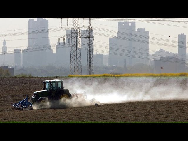 ⁣Die Woche in Europa: EU-Kommission gibt sich bei Halbierung des Pestizideinsatzes geschlagen