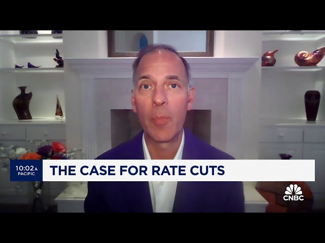 Moody's Mark Zandi talks the risks of keeping rates higher