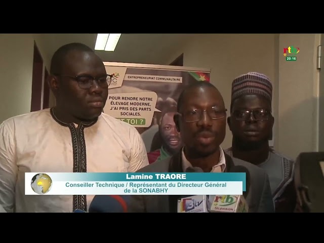 Le personnel de la SONABHY à l'école de l'entrepreneuriat communautaire.