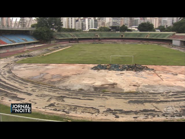 Estádio do Ibirapuera está abandonado em São Paulo