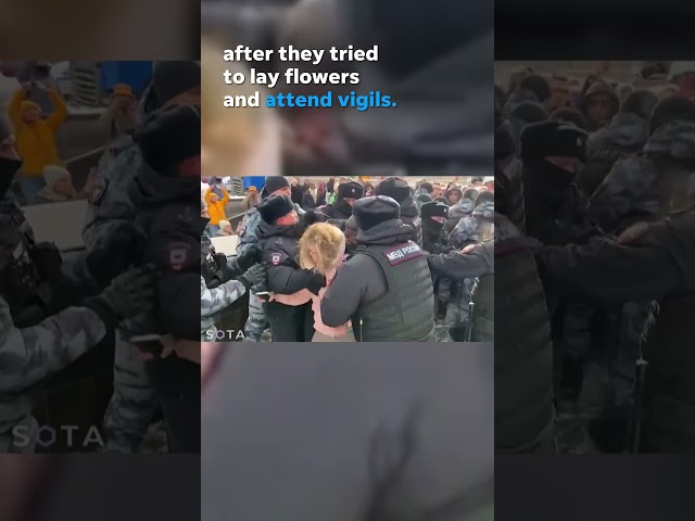 100 people arrested in Russia after trying to lay flowers at memorials in honor of Navalny #Shorts