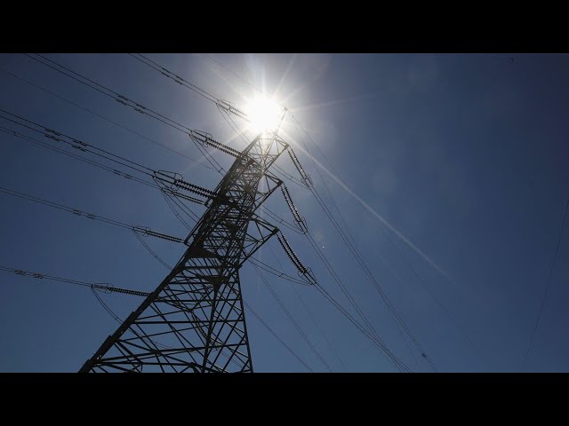 Questions raised over Victoria's crumpled transmission tower maintenance