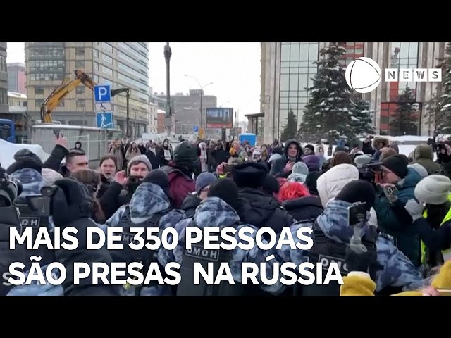 Mais de 350 pessoas são presas em protestos pela morte de opositor