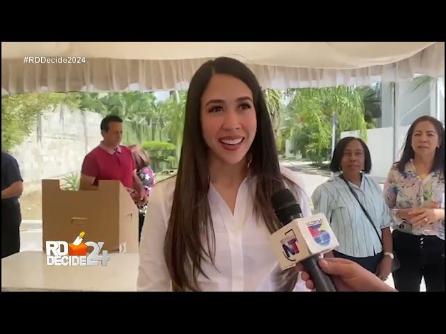 PRESENTADORA NAHIONY REYES EJERCE SU DERECHO AL VOTO | RD DECIDE 2024