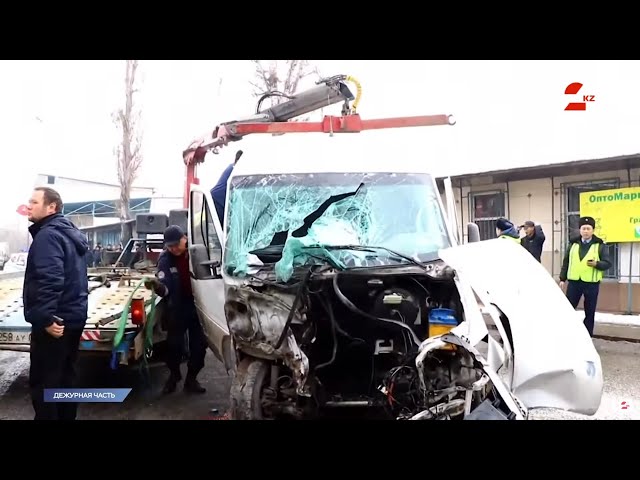 ⁣Машина вдребезги: смертельное ДТП произошло в Алматы | Дежурная часть