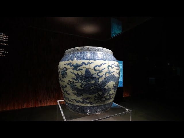 Exploring imperial kiln museum in China's "porcelain capital"