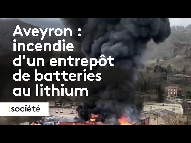 ⁣Incendie en Aveyron : un entrepôt de batteries au lithium détruit, les riverains inquiets