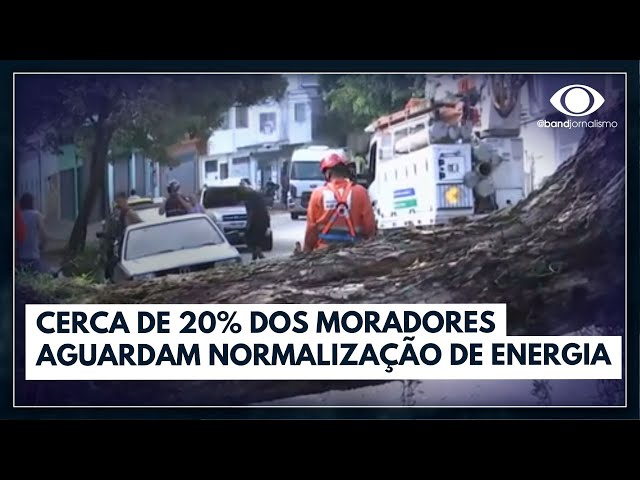 Temporal deixa moradores sem energia em vários pontos de SP | Bora Brasil