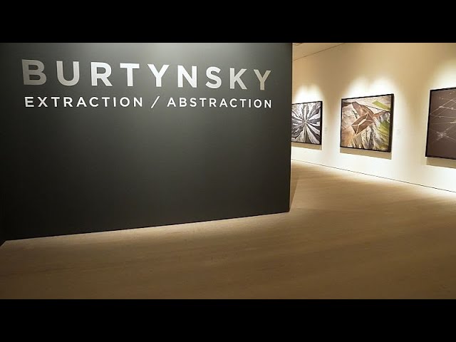 ⁣Burtynsky-Ausstellung in Saatchi Gallery lenkt Blick auf die Auswirkungen der Menschen auf die Erde