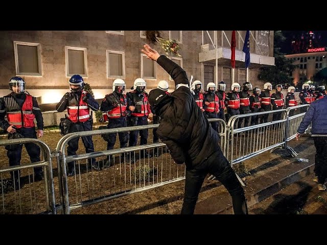 L'opposition albanaise manifeste contre la corruption