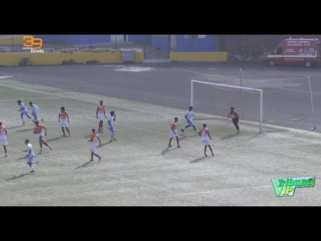 São Pedro preencheu a última vaga das meias finais, ao bater o Calhau por 2-1