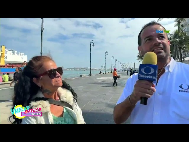 La sra. Mayra tiene 50 años siendo guía de turista.