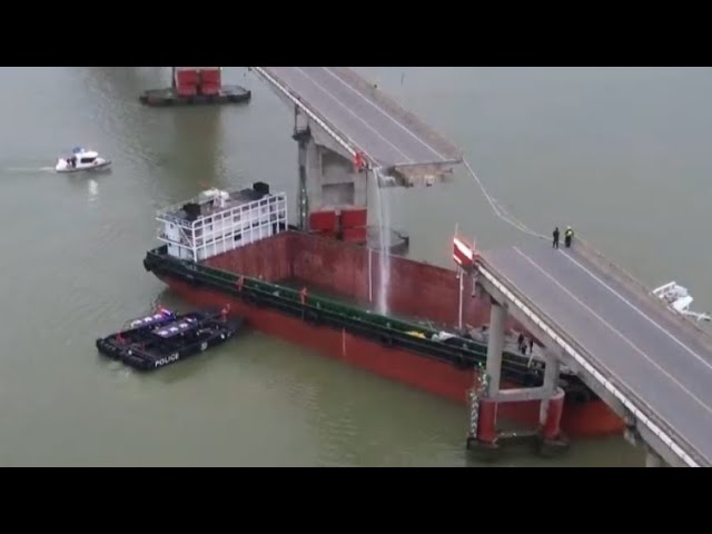 Live: Bridge fracture by vessel collision in south China's Guangzhou