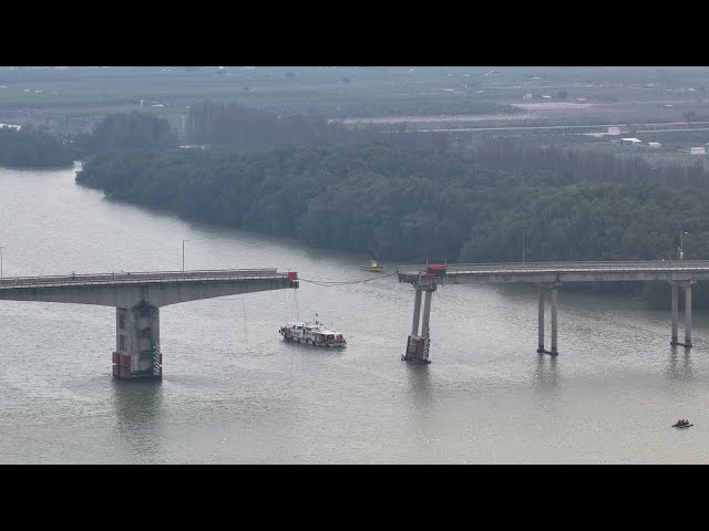 Live: Press conference on bridge fracture in south China's Guangzhou