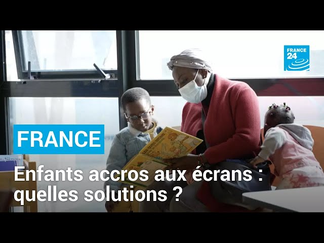 Une consultation pour faire décrocher les jeunes enfants "accros" aux écrans • FRANCE 24