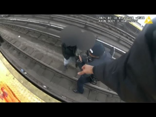 NYC police officers rescue man who stumbled onto subway tracks