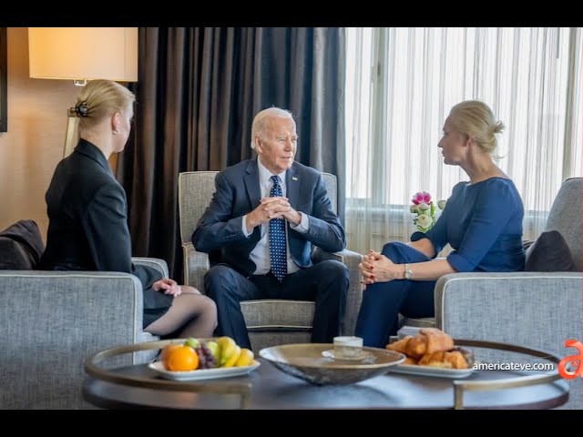 Biden se reúne con viuda de Navalny y su hija y anuncia un nuevo paquete de sanciones contra Putin