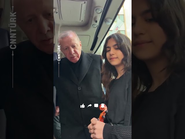 Cumhurbaşkanı Erdoğan, Kemanıyla "Çanakkale Türküsü" Çalan Kıza Eşlik Etti #Shorts