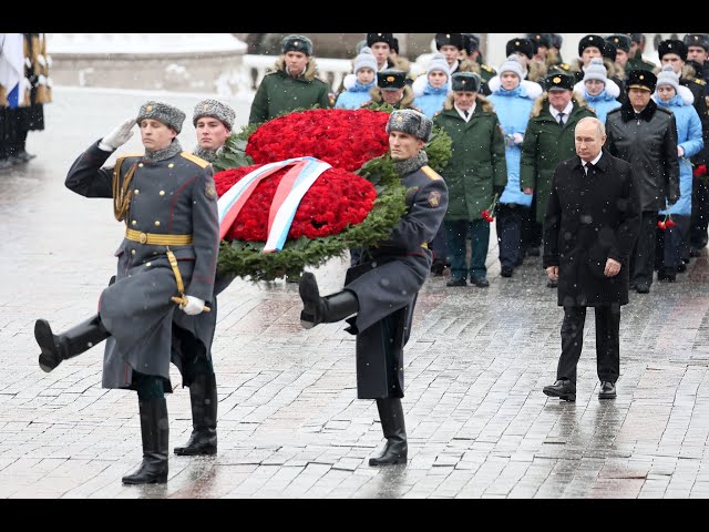 ⁣В России празднуют День защитника Отечества