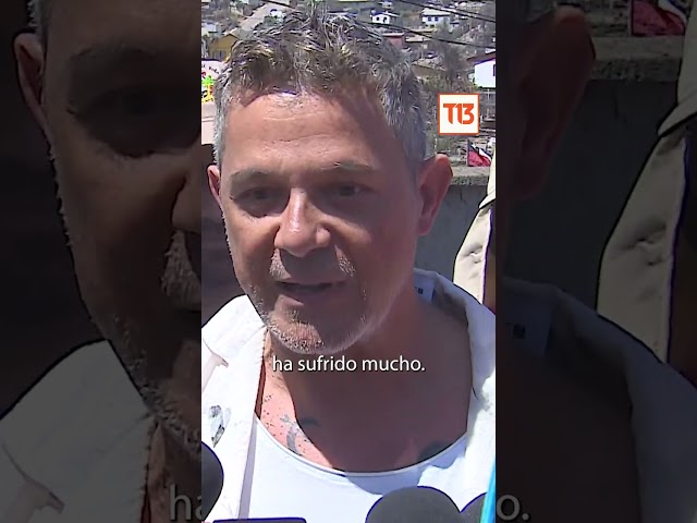 "No los dejen solos": Alejandro Sanz visita zonas afectadas por incendios forestales en Vi