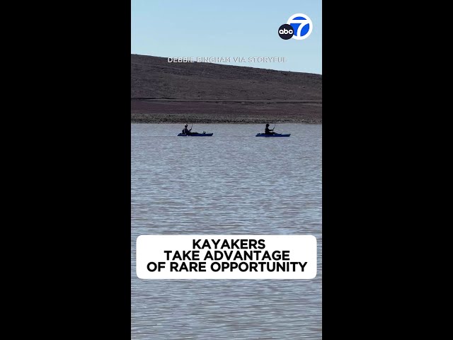 Kayakers take advantage of temporary Death Valley lake