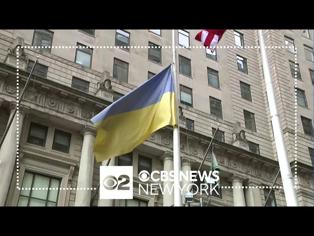 NYC leaders raise Ukrainian flag at Bowling Green Park