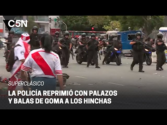 BALAZOS DE GOMA en la PREVIA del SUPERCLÁSICO entre RIVER y BOCA