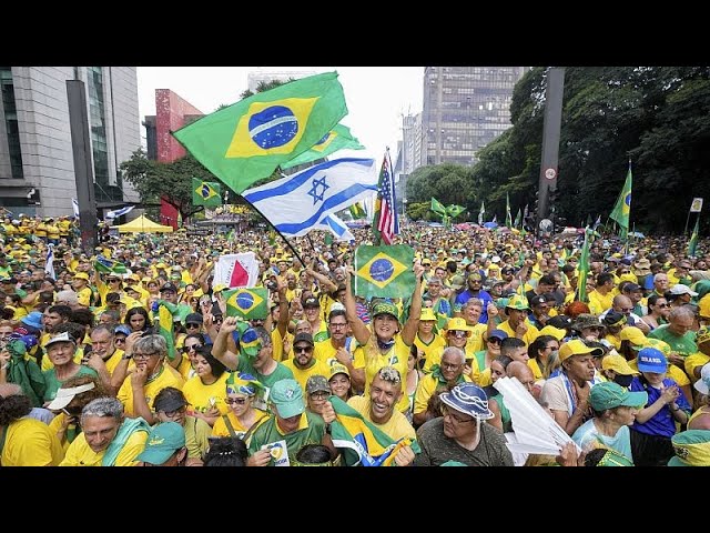 Brasil: Decenas de miles de personas se manifiestan contra la inelegibilidad de Bolsonaro