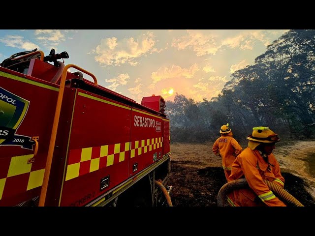 Nearly 1,000 firefighters battling Western Victoria bushfires