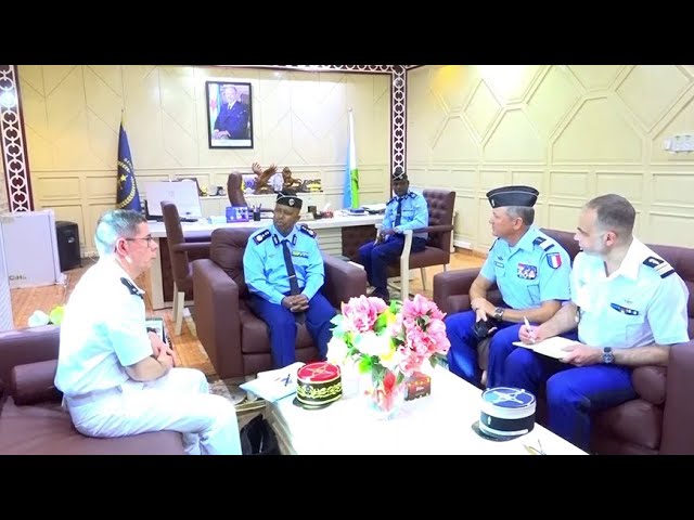 Le chef d’État-major de la Gendarmerie Nationale reçoit le Général de corps d’armée André PETILLOT.