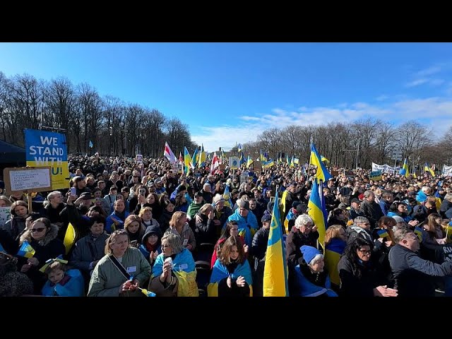 Des milliers de manifestants à Berlin venus manifester leur soutien à l'Ukraine