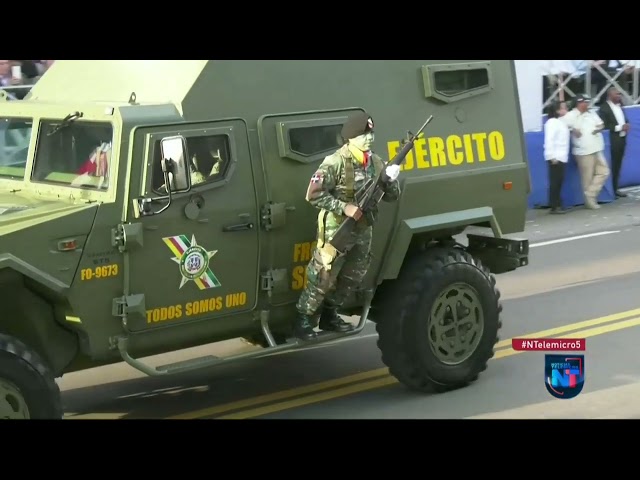 Presidente Luis Abinader encabezó el tradicional desfile militar