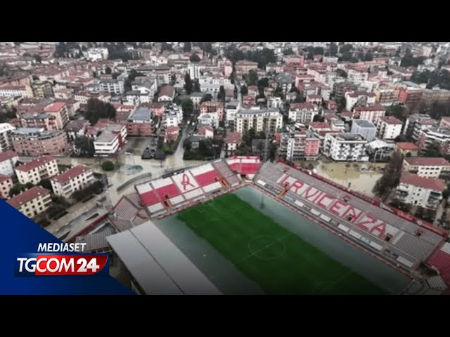 Maltempo in Veneto, lo stadio del Vicenza finisce sott'acqua