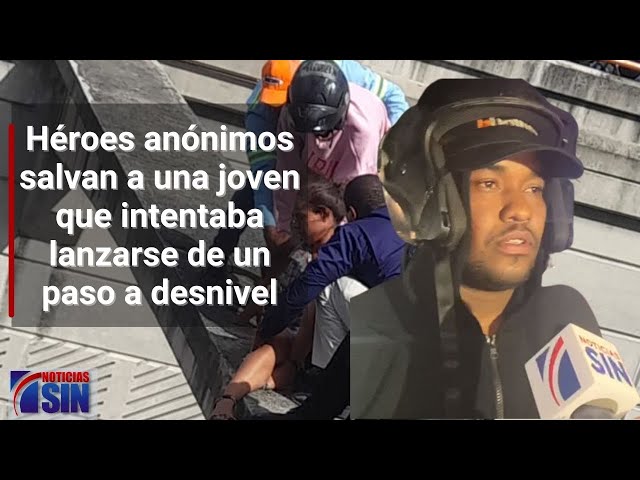 Héroes anónimos salvan a una joven que intentaba lanzarse de un paso a desnivel