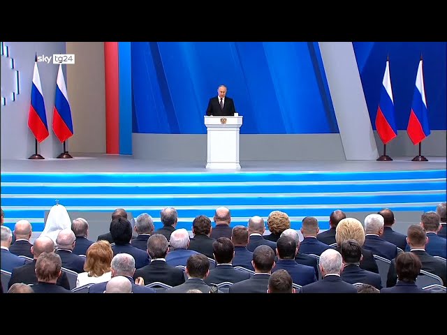 Putin alla Duma: "Occidente colonialista vuole distruggerci"