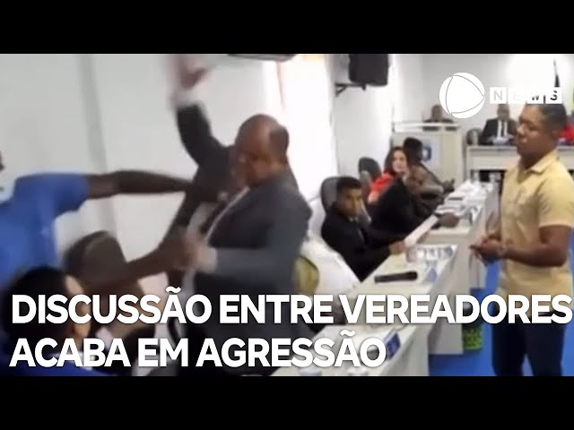 Discussão entre vereadores acaba em agressão física