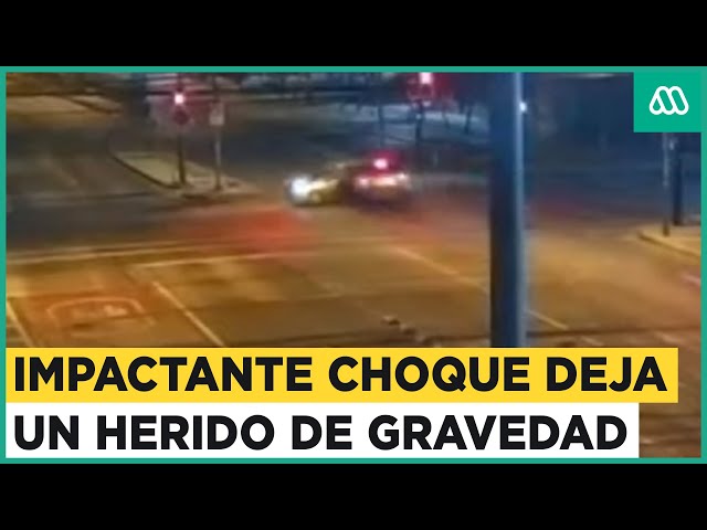 Impactante choque: Colisión de autos a exceso de velocidad deja un herido de gravedad