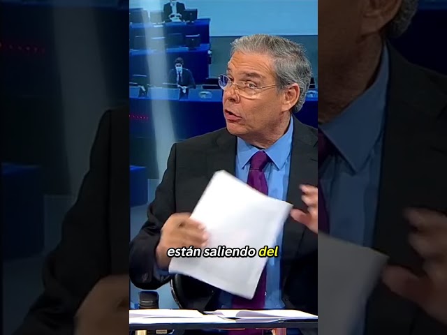 Candidato demócrata en Los Angeles llama al voto Socialista. Promete vivienda y transporte gratuito