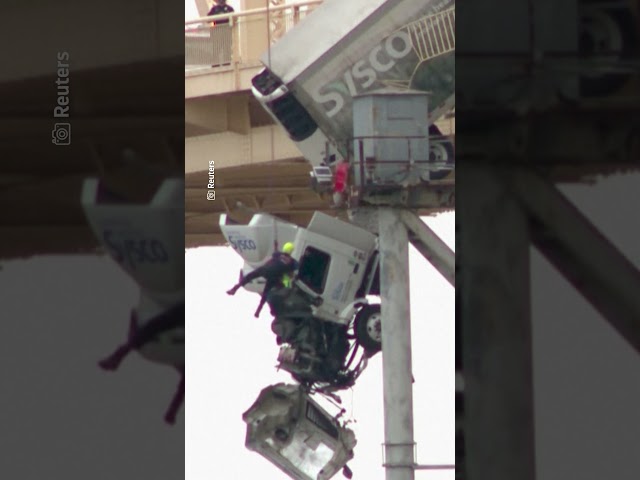 Impactante imágenes del rescate de camionero en puente de Kentuchy