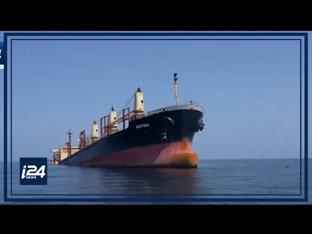 Un navire britannique abandonné après une attaque des Houthis coule en mer Rouge