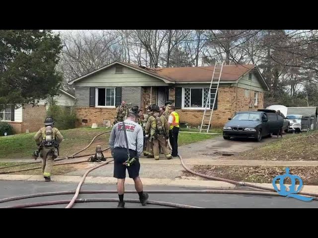 Thirty firefighters contain southwest Charlotte house fire: Dept.