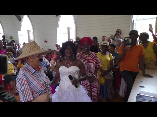 Marriage burlesque à Pointe-à-Pitre pour le carnival en Guadeloupe sur ETV