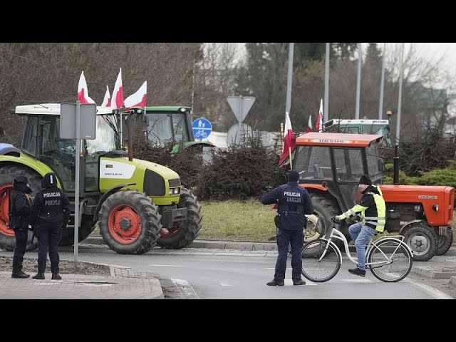 2.500 camiones polacos bloquean la frontera de Polonia con Ucrania