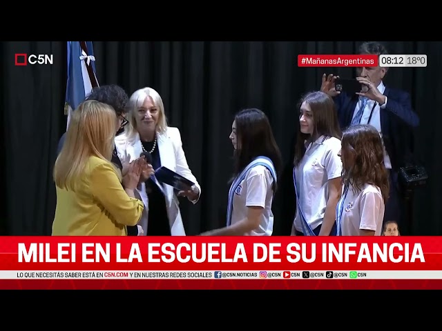 JAVIER MILEI participa de la ENTREGA de BANDERAS en el COLEGIO CARDENAL COPELLO