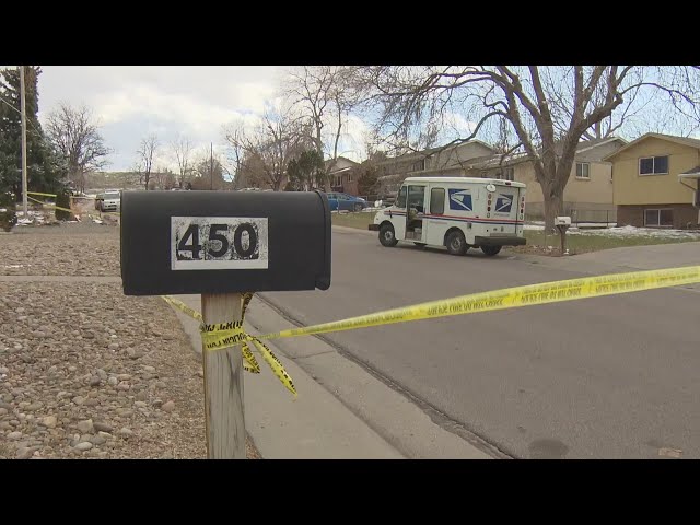 Postal Service offers $150,000 reward after 2 letter carriers robbed at gunpoint in Montbello