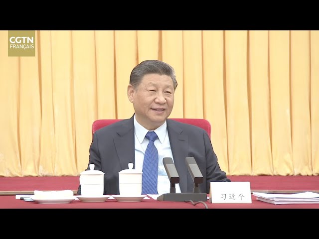 Xi rend visite à des membres de la CCPPC et participe à la discussion lors de la session annuelle